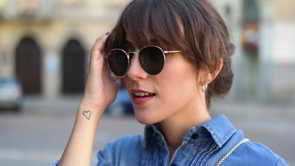 THEBLUELIGHTEYES.COM